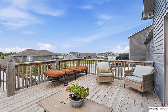 17706 Ogden Street, Omaha, NE 68116
