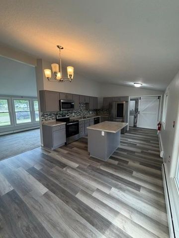 1536 10th Avenue N, Moorhead, MN 56560