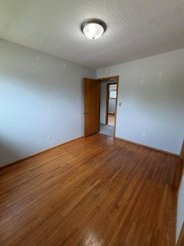 1536 10th Avenue N, Moorhead, MN 56560