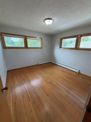 1536 10th Avenue N, Moorhead, MN 56560