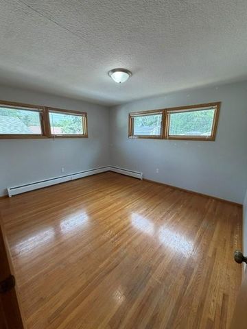 1536 10th Avenue N, Moorhead, MN 56560
