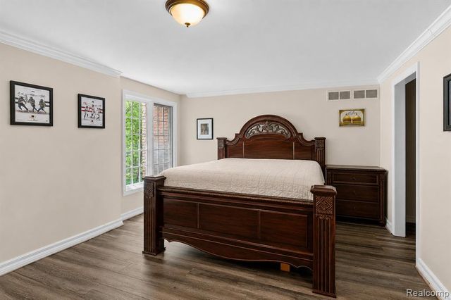 13 Timberlane Court, Dearborn, MI 48126