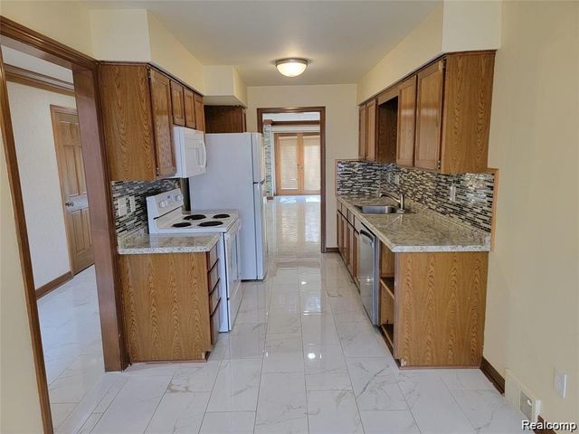 13 Timberlane Court, Dearborn, MI 48126