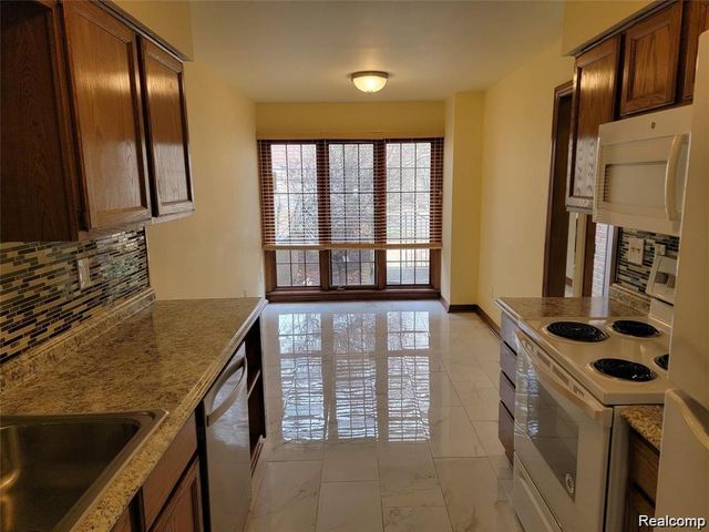 13 Timberlane Court, Dearborn, MI 48126