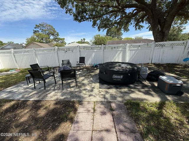 1829 ASHMORE GREEN Drive, Jacksonville, FL 32246