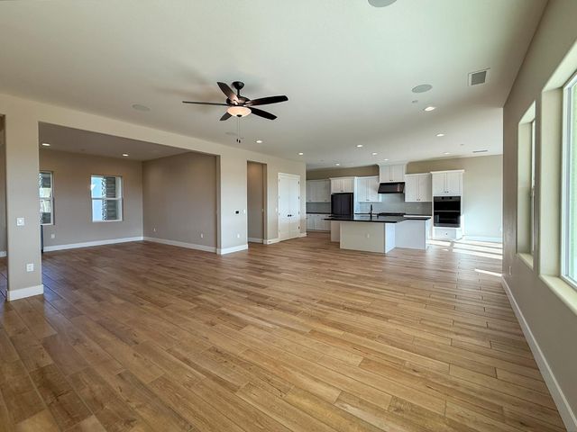 951 Beaver Pond Loop, Madera, CA 93636