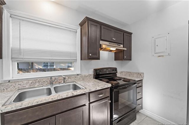 821 Sandalwood Drive, Fayetteville, NC 28304