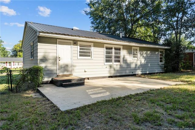 821 Sandalwood Drive, Fayetteville, NC 28304