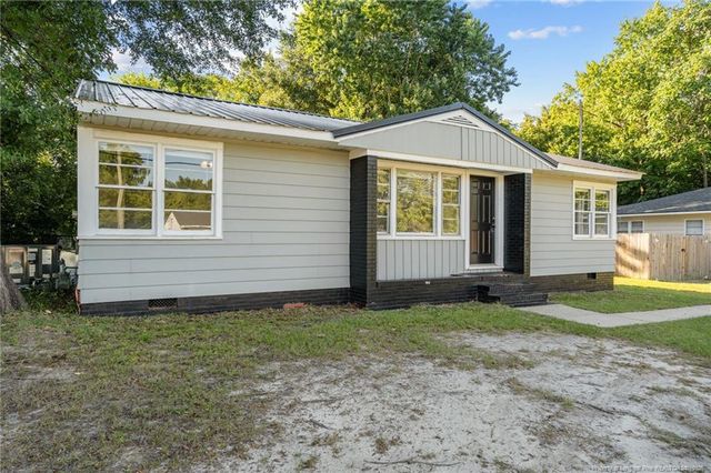 821 Sandalwood Drive, Fayetteville, NC 28304