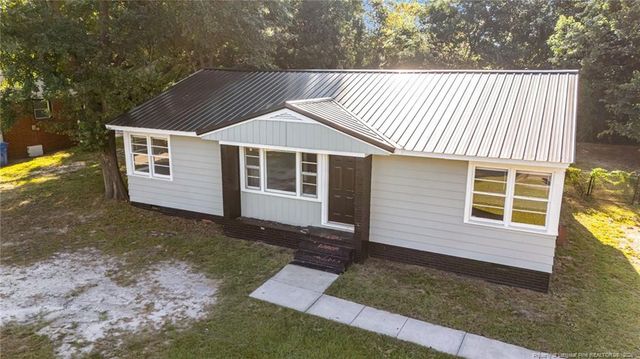 821 Sandalwood Drive, Fayetteville, NC 28304