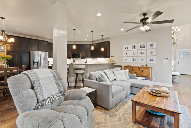 410 S Timber Creek Drive, Sisters, OR 97759