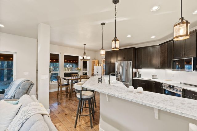 410 S Timber Creek Drive, Sisters, OR 97759