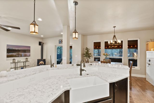 410 S Timber Creek Drive, Sisters, OR 97759