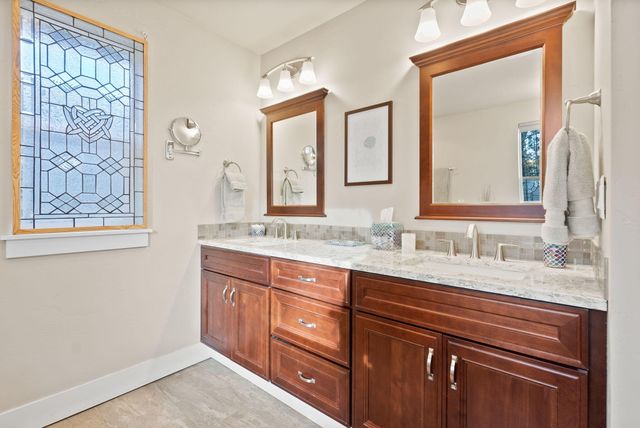 410 S Timber Creek Drive, Sisters, OR 97759