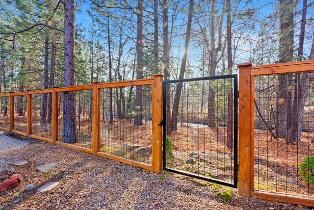 410 S Timber Creek Drive, Sisters, OR 97759