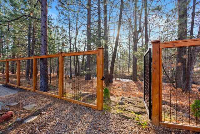 410 S Timber Creek Drive, Sisters, OR 97759