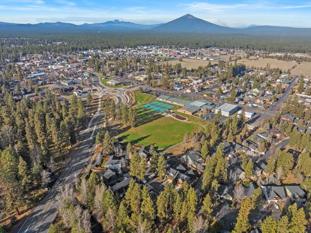 410 S Timber Creek Drive, Sisters, OR 97759