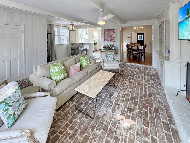 24 NORMANDY CIR, Memphis, TN 38111