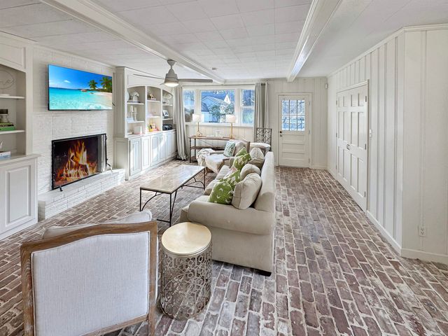 24 NORMANDY CIR, Memphis, TN 38111