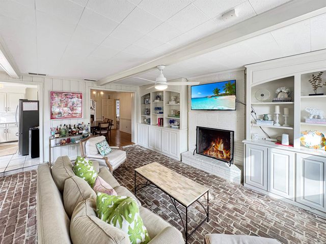 24 NORMANDY CIR, Memphis, TN 38111