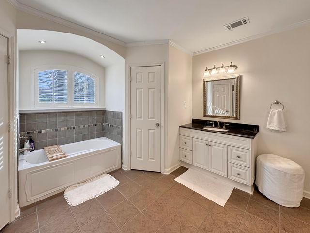 24 NORMANDY CIR, Memphis, TN 38111