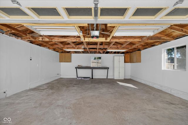 1012 Fenley Drive, Lebanon, IN 46052