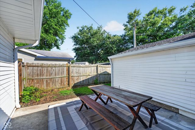 1012 Fenley Drive, Lebanon, IN 46052