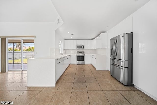 2214 SW 13th AVE, Cape Coral, FL 33991