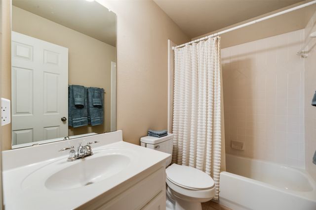 931 Senna Drive, Lantana, TX 76226