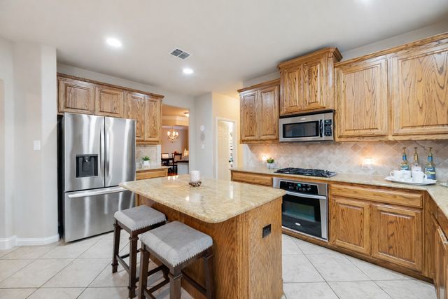 931 Senna Drive, Lantana, TX 76226