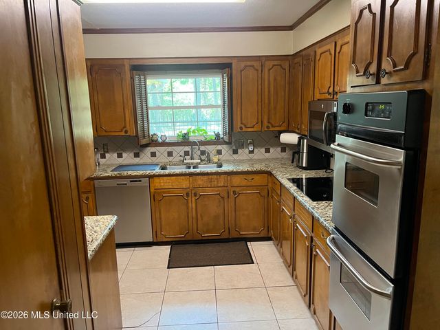 165 Bristol Boulevard, Jackson, MS 39204