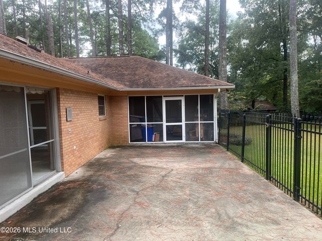 165 Bristol Boulevard, Jackson, MS 39204