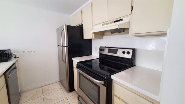 8160 Geneva Court 412, Doral, FL 33166