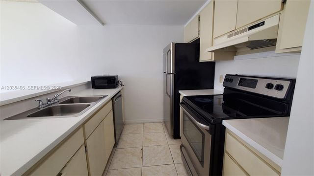 8160 Geneva Court 412, Doral, FL 33166