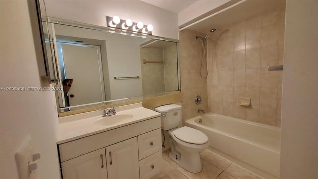8160 Geneva Court 412, Doral, FL 33166