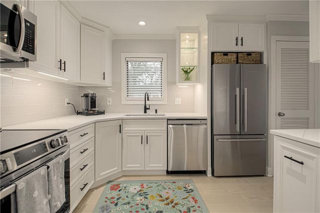 7548 Eaton Street, Prairie Village, KS 66208