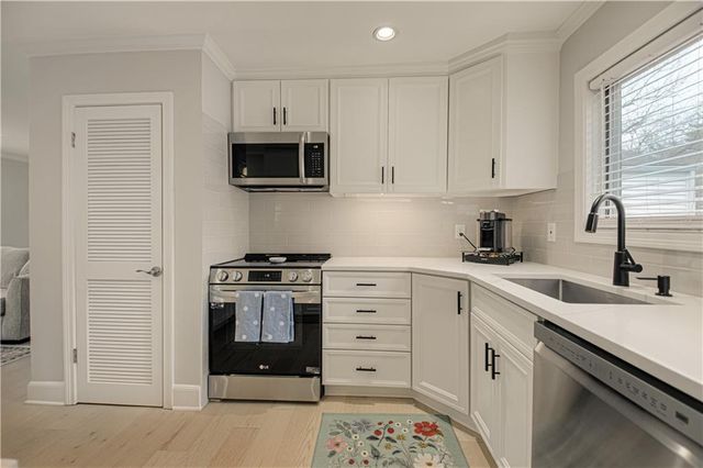 7548 Eaton Street, Prairie Village, KS 66208