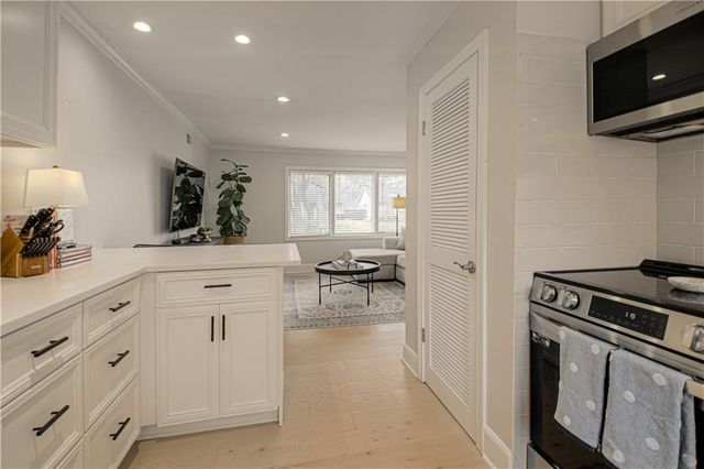 7548 Eaton Street, Prairie Village, KS 66208