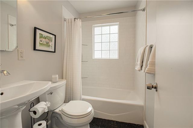 7548 Eaton Street, Prairie Village, KS 66208