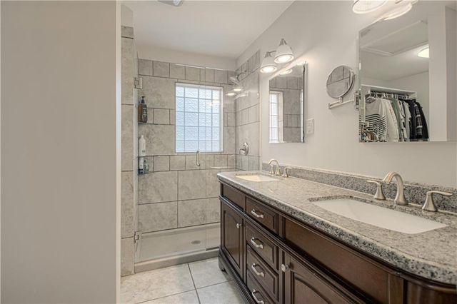 7548 Eaton Street, Prairie Village, KS 66208