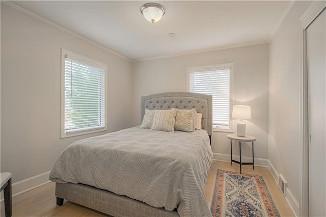 7548 Eaton Street, Prairie Village, KS 66208