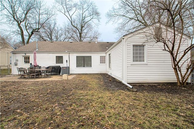 7548 Eaton Street, Prairie Village, KS 66208