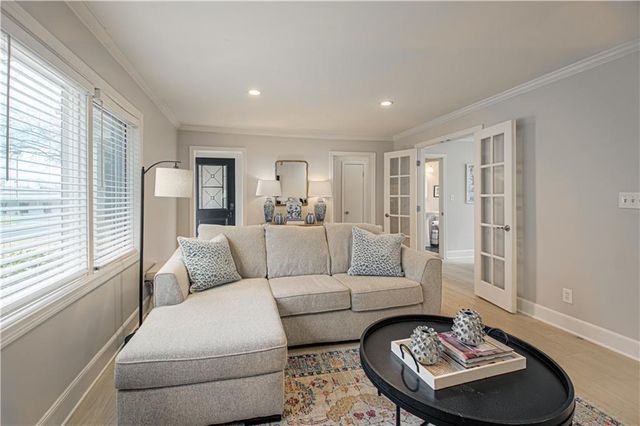 7548 Eaton Street, Prairie Village, KS 66208