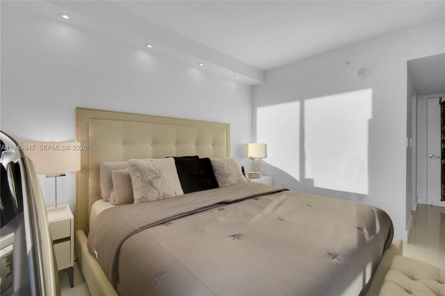 1800 N Bayshore Dr 3410, Miami, FL 33132