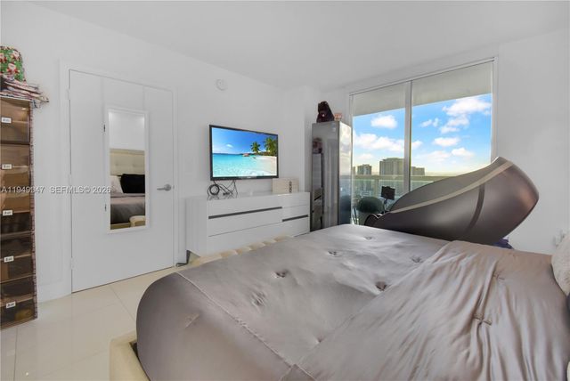 1800 N Bayshore Dr 3410, Miami, FL 33132