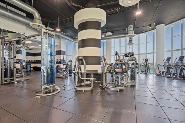 1800 N Bayshore Dr 3410, Miami, FL 33132