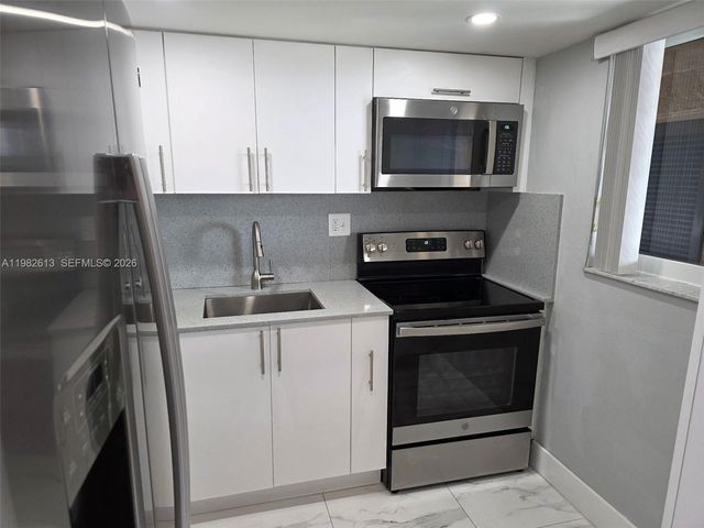 6575 W 4 Ave 507 B, Hialeah, FL 33012