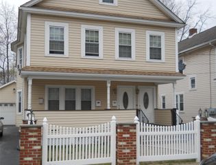9 Lawrence Road, Poughkeepsie, NY 12601