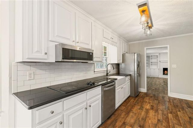 835 Lockriver Way, Lawrenceville, GA 30044