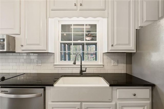 835 Lockriver Way, Lawrenceville, GA 30044